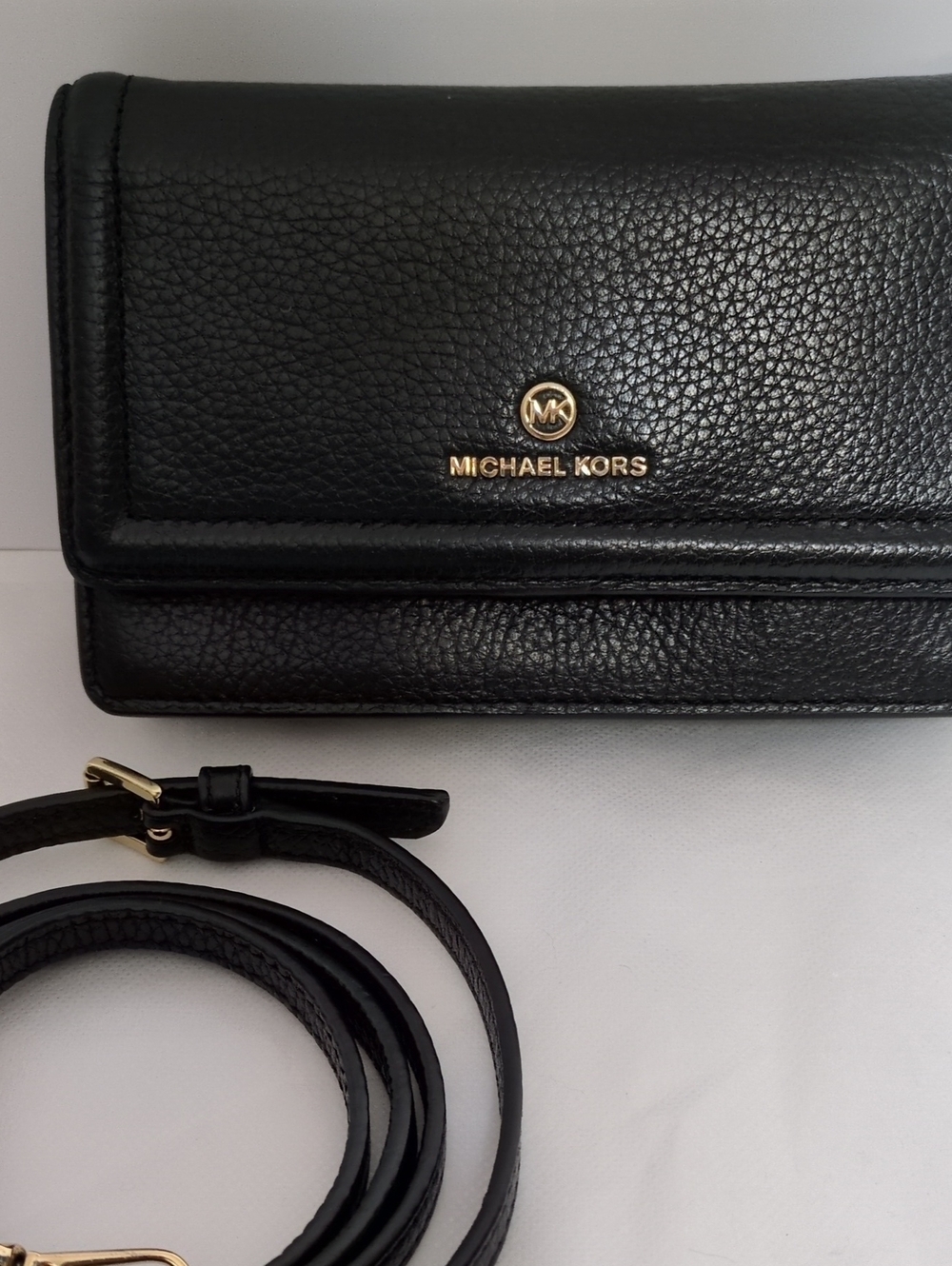MICHAEL KORS Black Pebbled Leather Mott Convertible Phone Crossbody Wallet Bag